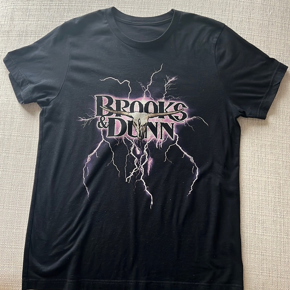 Brooks and Dunn lightening T shirt